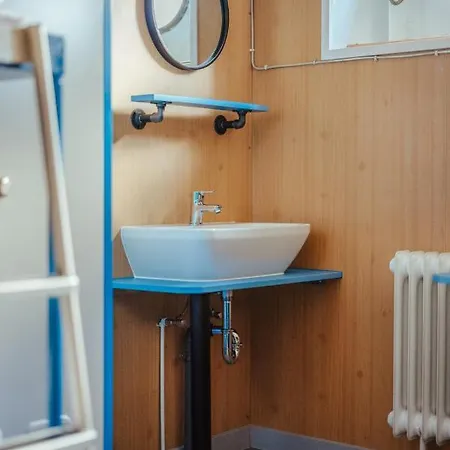 Arcona - Uebernachten Auf Dem Wasser - Direkt Am Bontekai