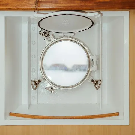 Arcona - Uebernachten Auf Dem Wasser - Direkt Am Bontekai * Wilhelmshaven