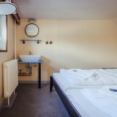 Arcona - Uebernachten Auf Dem Wasser - Direkt Am Bontekai Hotel Wilhelmshaven