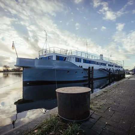 Hotel Arcona - Uebernachten Auf Dem Wasser - Direkt Am Bontekai Wilhelmshaven