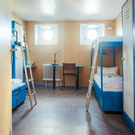 Arcona - Uebernachten Auf Dem Wasser - Direkt Am Bontekai *