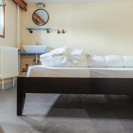 Arcona - Uebernachten Auf Dem Wasser - Direkt Am Bontekai Hotel Wilhelmshaven