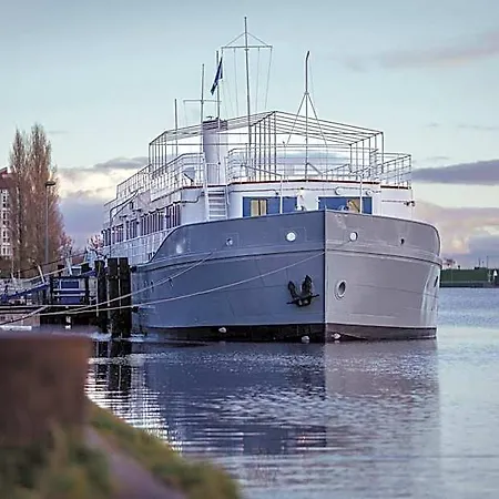 Hotel Arcona - Uebernachten Auf Dem Wasser - Direkt Am Bontekai