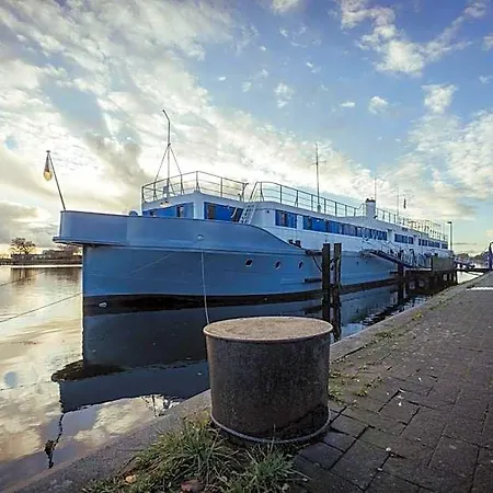 Arcona - Uebernachten Auf Dem Wasser - Direkt Am Bontekai Wilhelmshaven