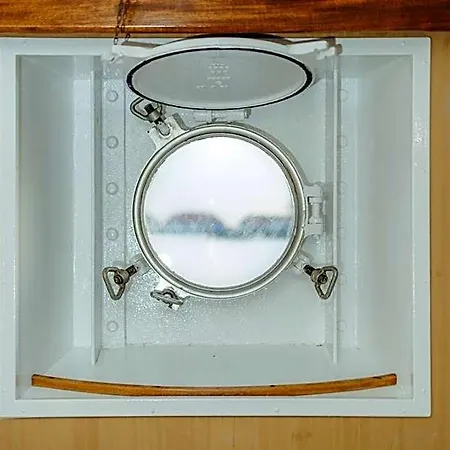 Arcona - Uebernachten Auf Dem Wasser - Direkt Am Bontekai Hotel