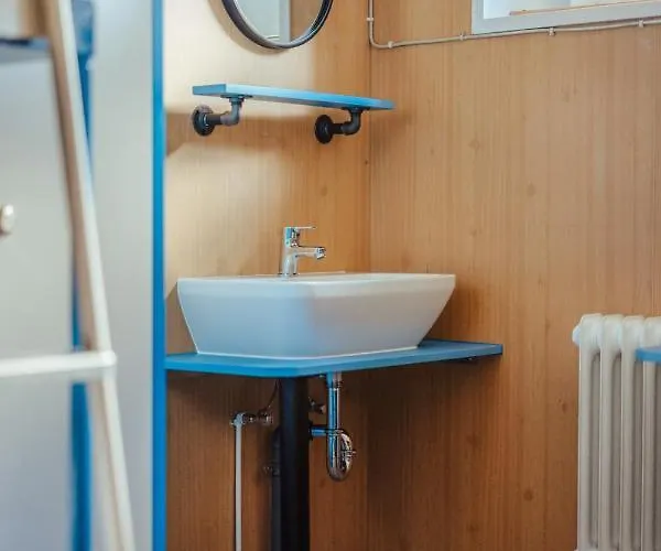 Arcona - Uebernachten Auf Dem Wasser - Direkt Am Bontekai