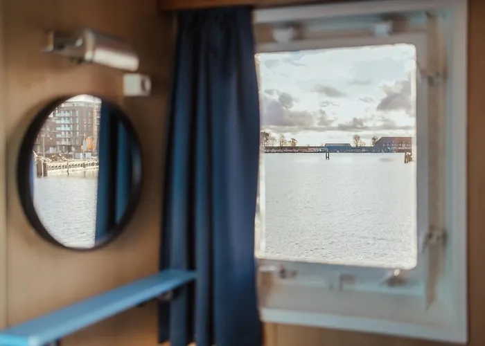 Hotel Arcona - Uebernachten Auf Dem Wasser - Direkt Am Bontekai Wilhelmshaven